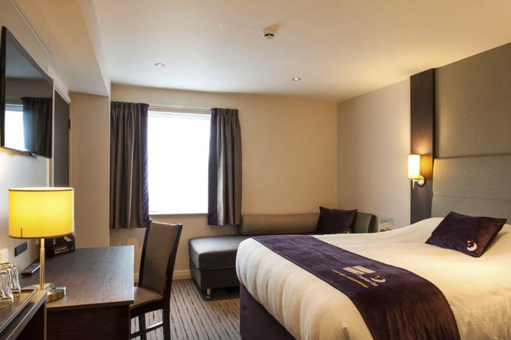 Premier Inn Birmingham City Centre Broad Street Εξωτερικό φωτογραφία