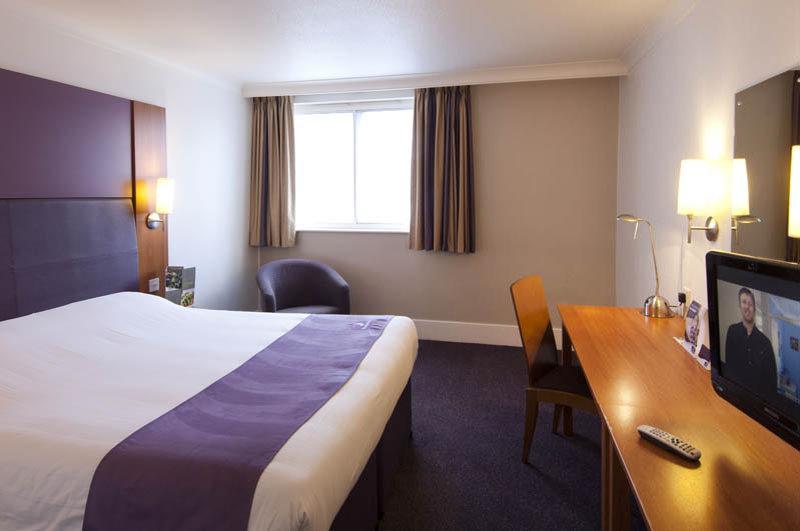 Premier Inn Birmingham City Centre Broad Street Εξωτερικό φωτογραφία