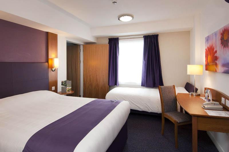 Premier Inn Birmingham City Centre Broad Street Εξωτερικό φωτογραφία