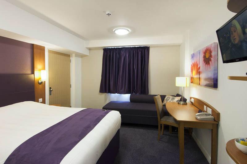 Premier Inn Birmingham City Centre Broad Street Εξωτερικό φωτογραφία